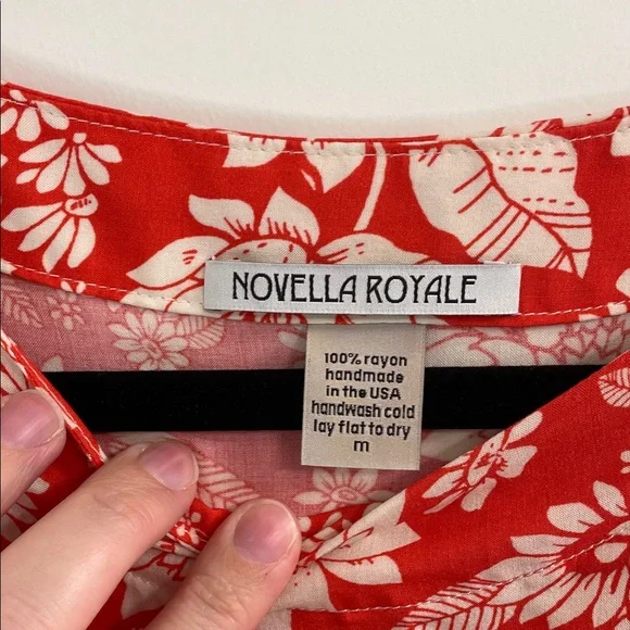 Novella Royale Red and White Floral Short Sleeve Dress - Picture 2 of 5
